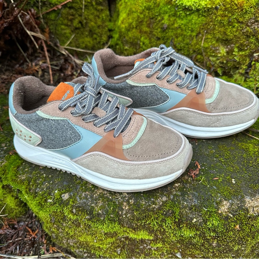 Hoff Sneaker: size 6.5